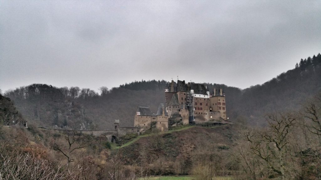 Familienwochenende in der Eifel Familienwochenende in der Eifel - Burg Eltz
