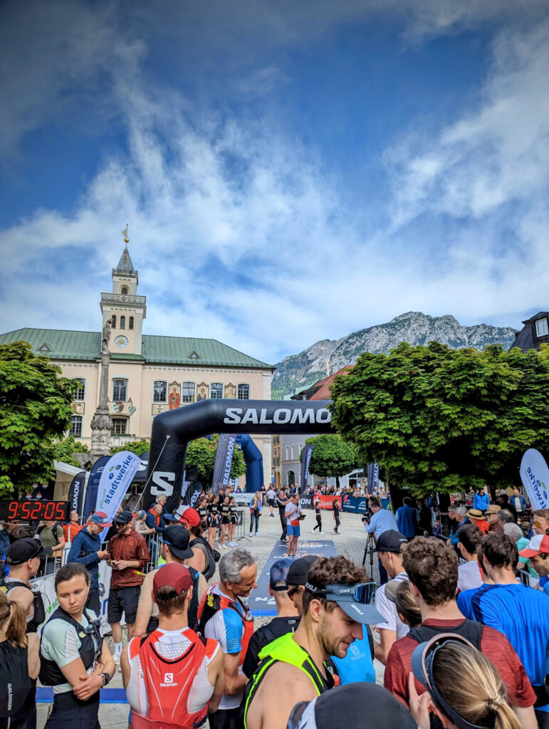 Bad reichenhall Rathausplatz Alpenstadt City und Trail mit Blick zum Hochstaufen.